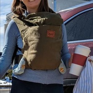 Olive green happy baby revolution carrier. Soft toddler carrier.